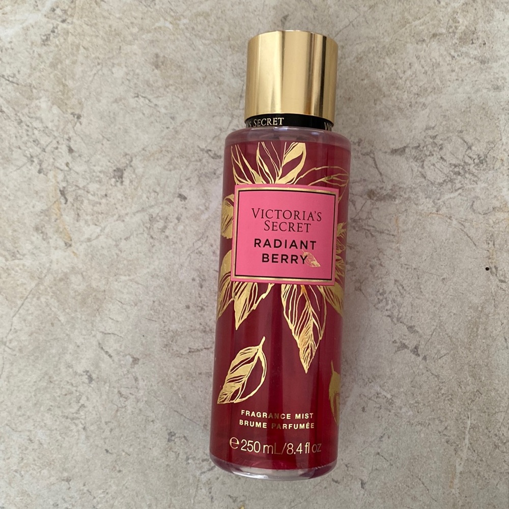 Victoria’s Secret Radiant Berry Fragrance Mist